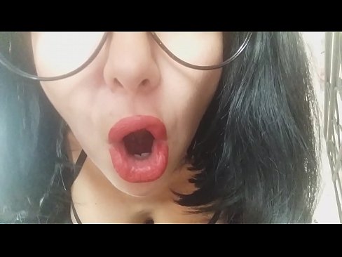 ❤️ Kara, via duonpatrino ne lasos vin iri al lernejo hodiaŭ... Mi bezonas vin tro multe... ❌ Belega porno ĉe ni